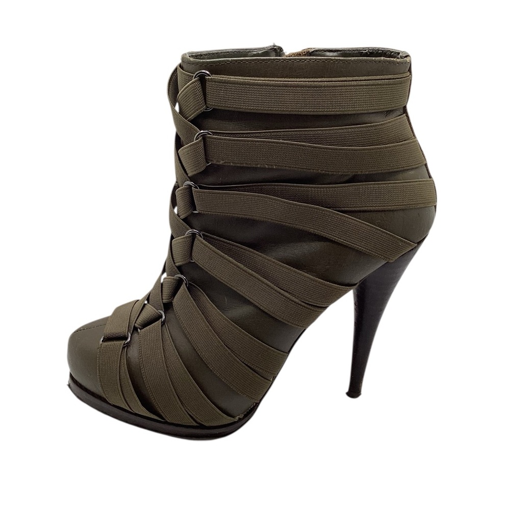 Steve Madden Caylyn Military Chic strap heel booties. Olive Size 7.5